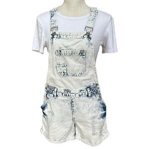 Forever 21 Light Wash Short Denim Overall‎ with Distress Size: M